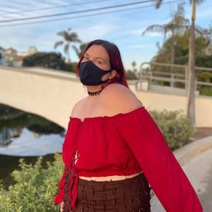 Meet your Posher, Adria